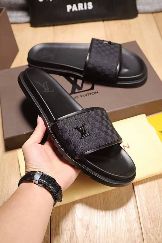 LV men slippers AAA-123(38-45)