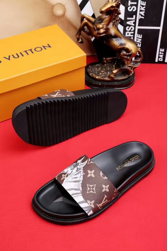 LV men slippers AAA-124(38-45)