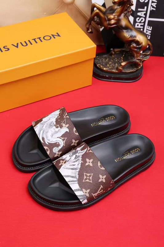 LV men slippers AAA-124(38-45)