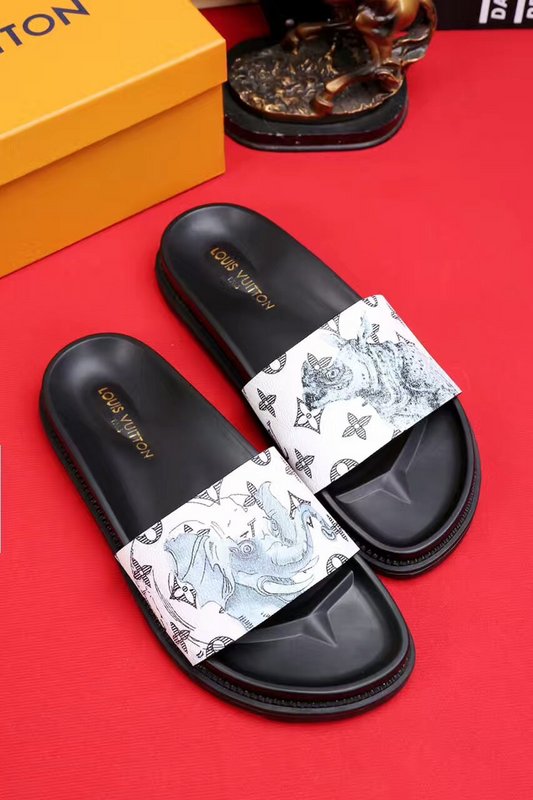 LV men slippers AAA-125(38-45)