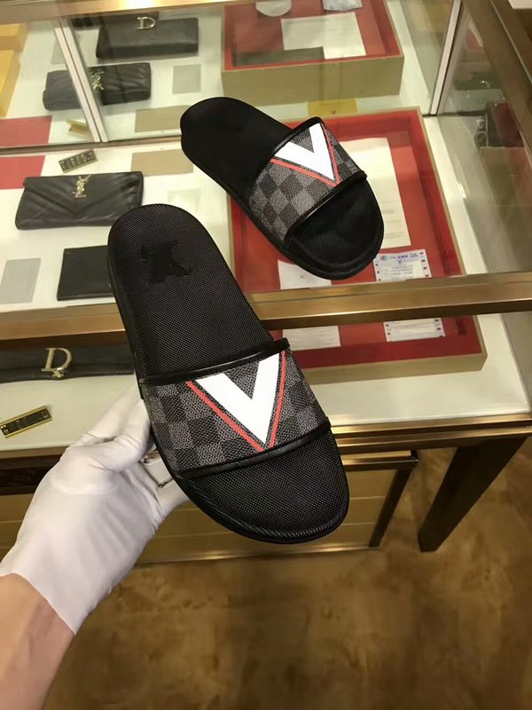 LV men slippers AAA-127(38-45)