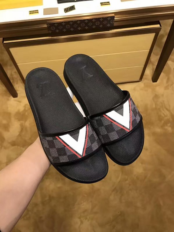 LV men slippers AAA-127(38-45)