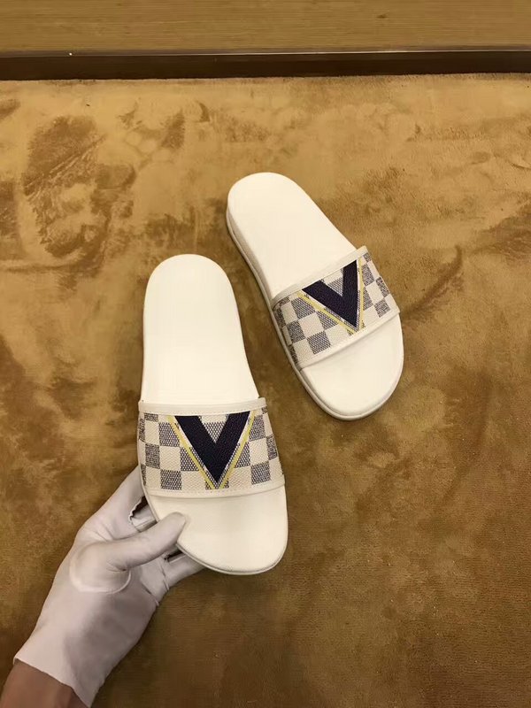 LV men slippers AAA-128(38-45)