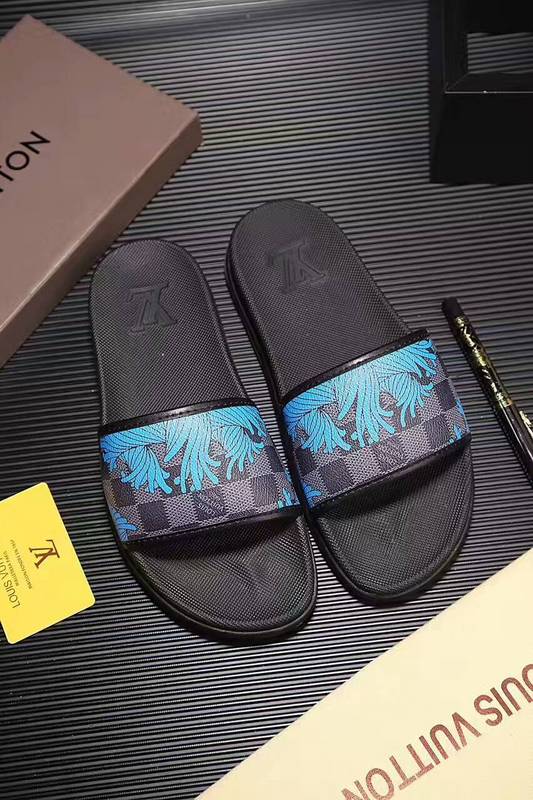 LV men slippers AAA-130(38-45)