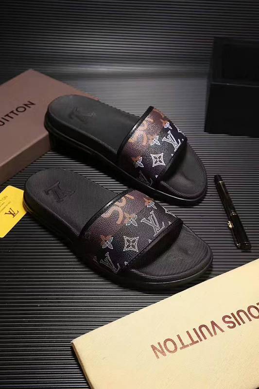 LV men slippers AAA-132(38-45)