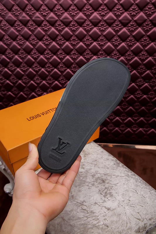 LV men slippers AAA-241(38-44)