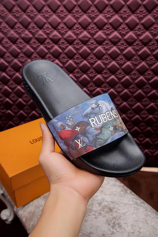 LV men slippers AAA-243(38-44)