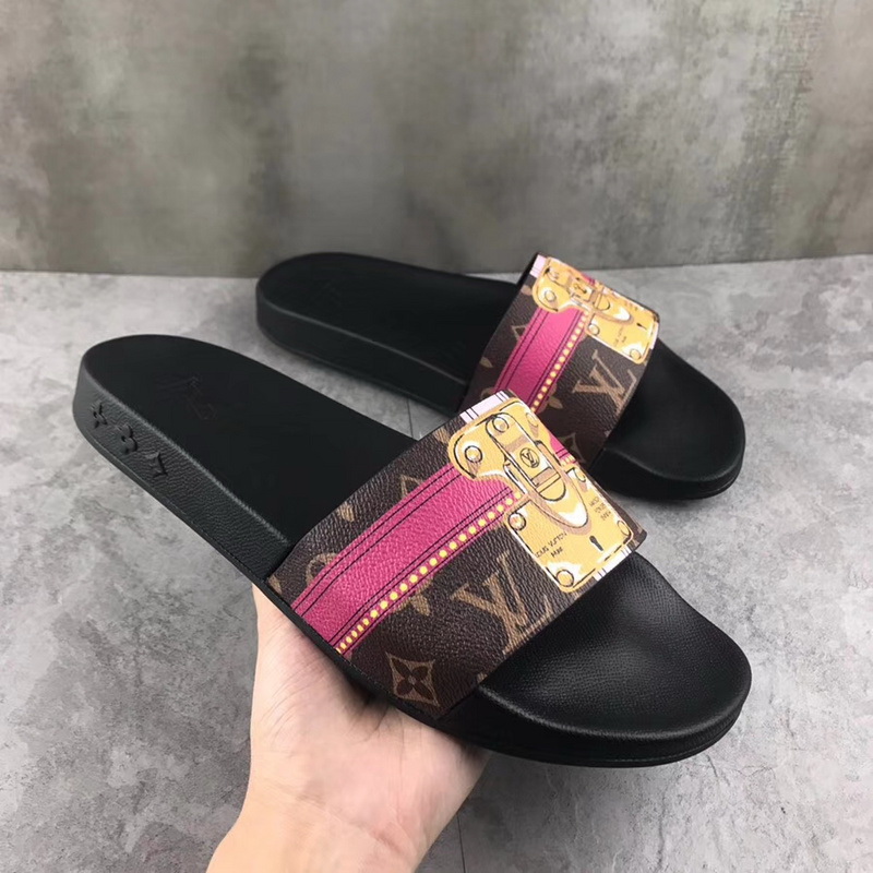 LV men slippers AAA-251(38-45)