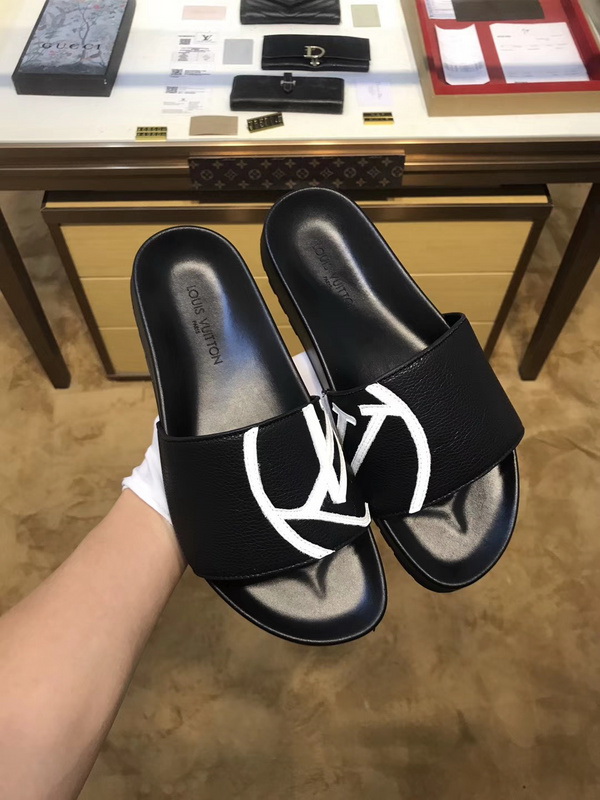 LV men slippers AAA-252(38-45)