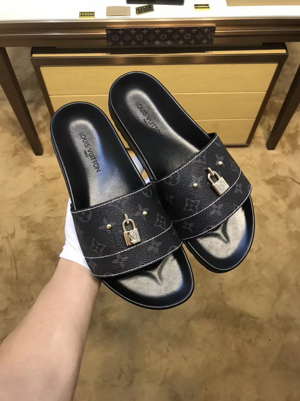 LV men slippers AAA-258(38-45)