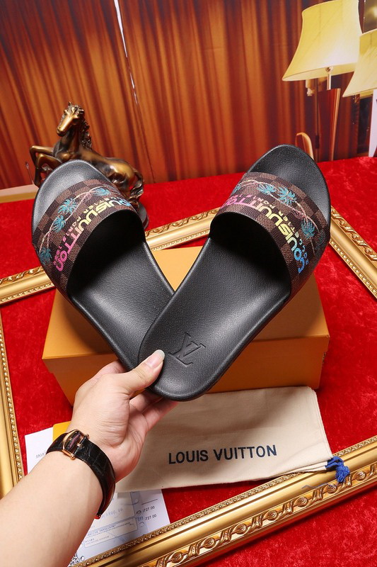 LV men slippers AAA-276(38-45)