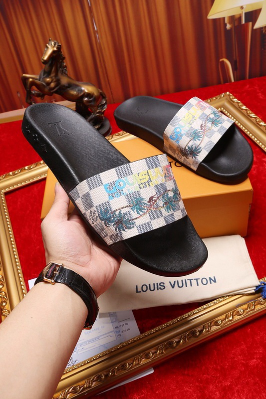 LV men slippers AAA-279(38-45)