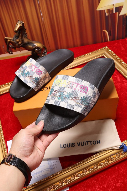 LV men slippers AAA-279(38-45)