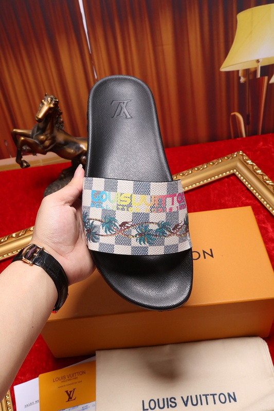 LV men slippers AAA-279(38-45)