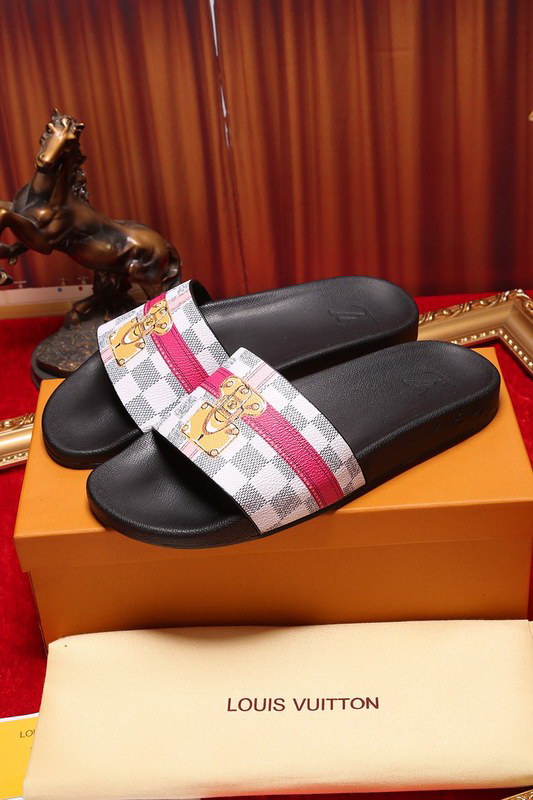 LV men slippers AAA-280(38-45)