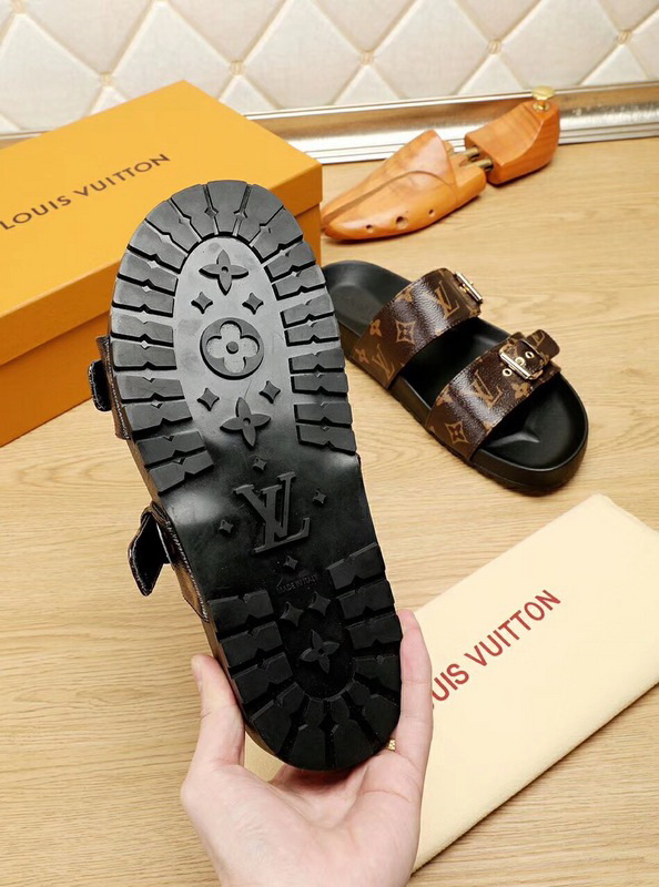 LV men slippers AAA(38-44)-225