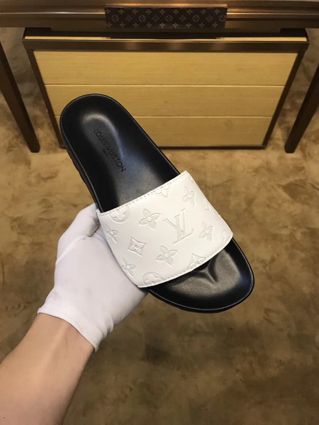 LV men slippers AAA(38-45)-144