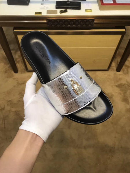 LV men slippers AAA(38-45)-146