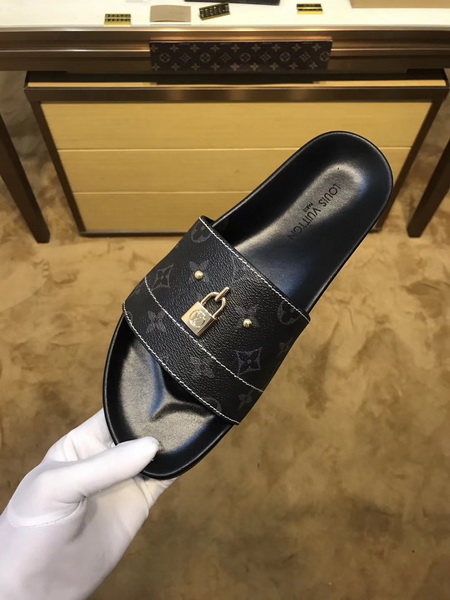 LV men slippers AAA(38-45)-148