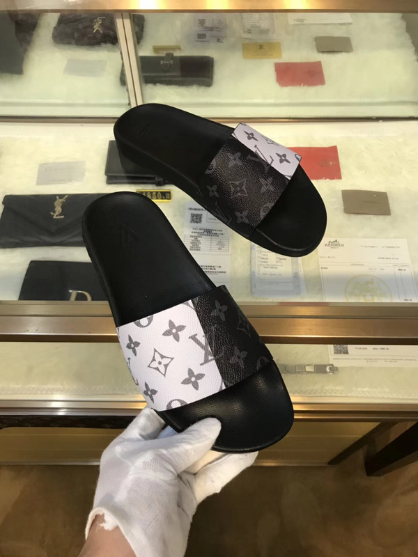 LV men slippers AAA(38-45)-168