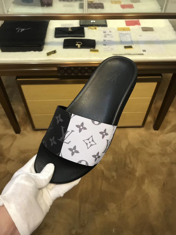 LV men slippers AAA(38-45)-168