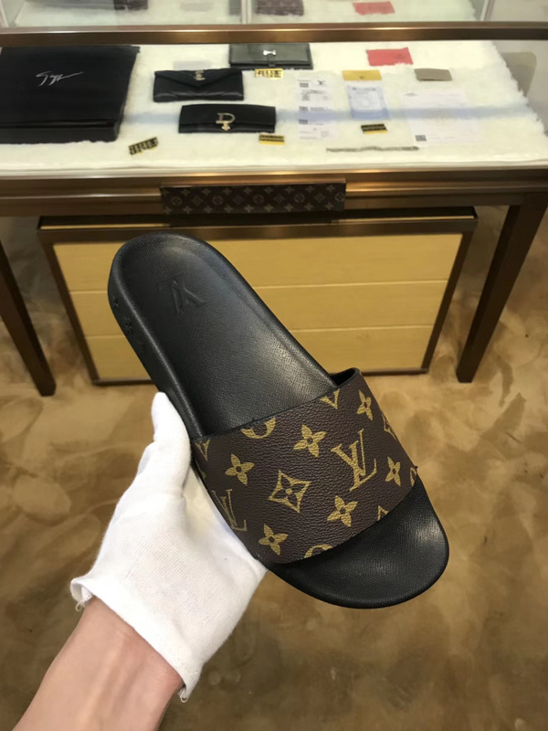 LV men slippers AAA(38-45)-169