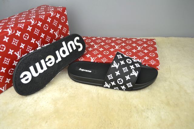 LV men slippers AAA(38-45)-204