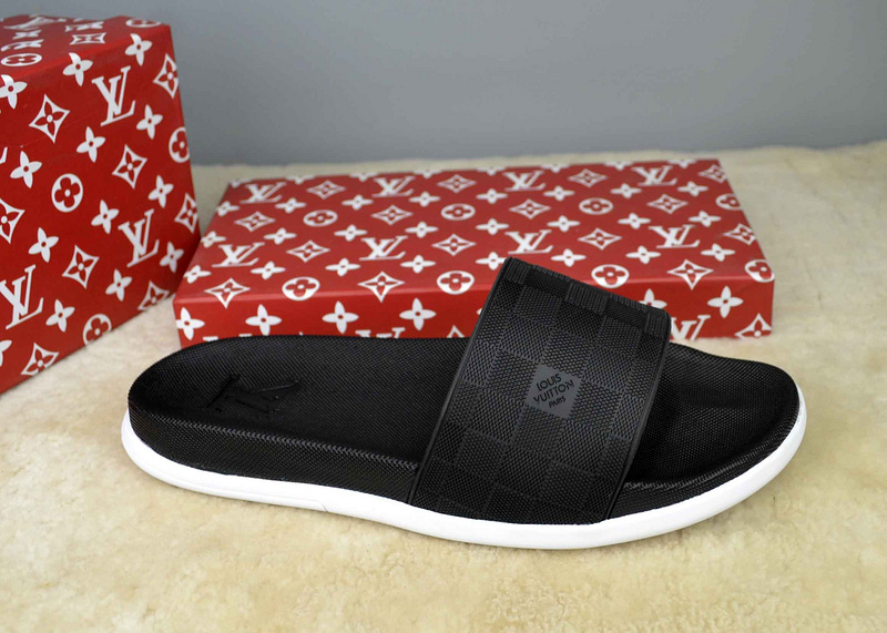 LV men slippers AAA(38-45)-205