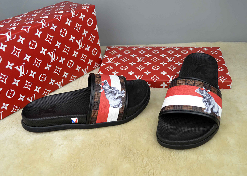 LV men slippers AAA(38-45)-208