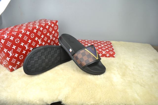 LV men slippers AAA(38-45)-209