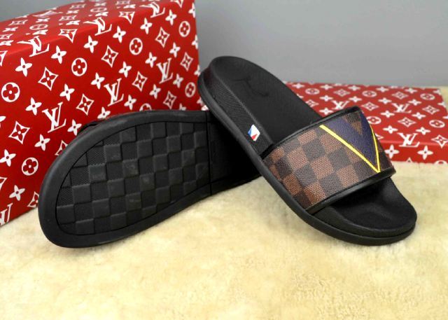 LV men slippers AAA(38-45)-209