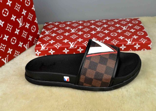 LV men slippers AAA(38-45)-210