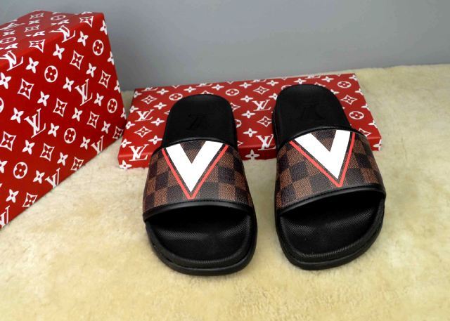 LV men slippers AAA(38-45)-210