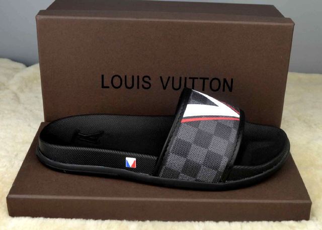 LV men slippers AAA(38-45)-211