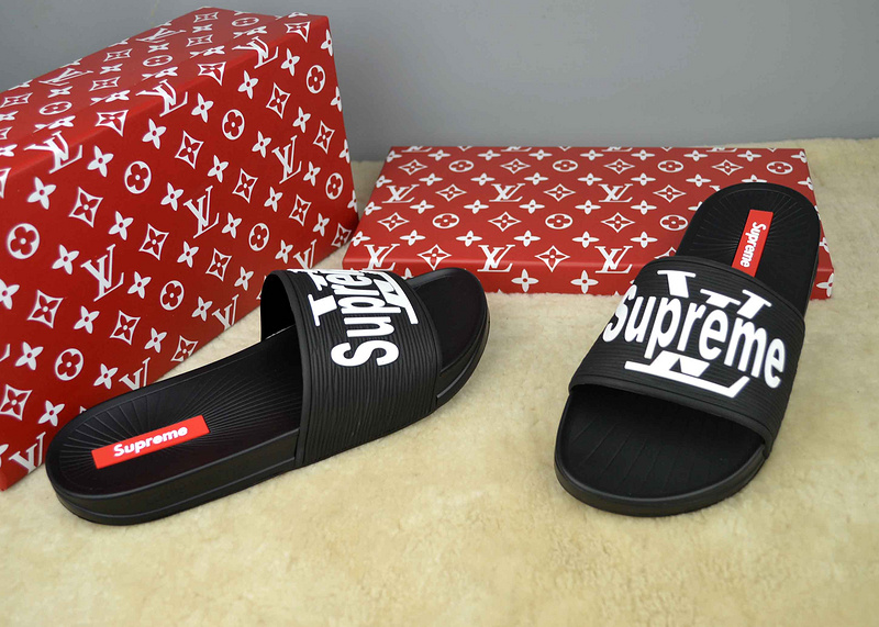 LV men slippers AAA(38-45)-214