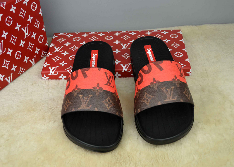 LV men slippers AAA(38-45)-215