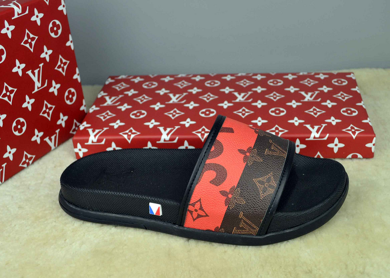 LV men slippers AAA(38-45)-215