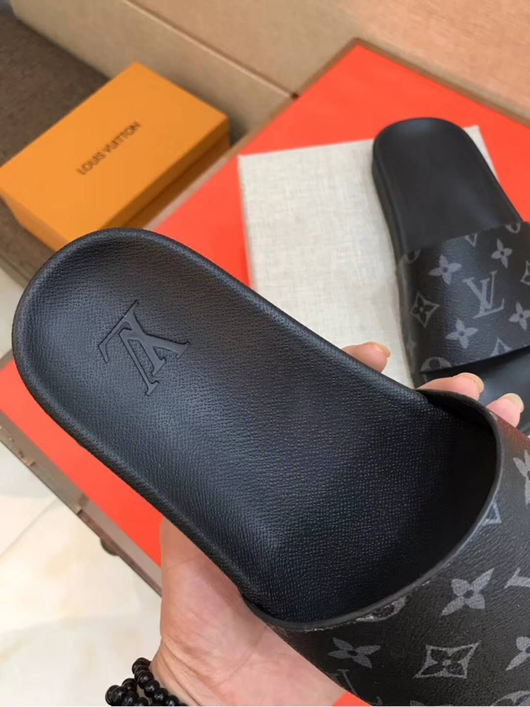 LV men slippers AAA(38-45)-217