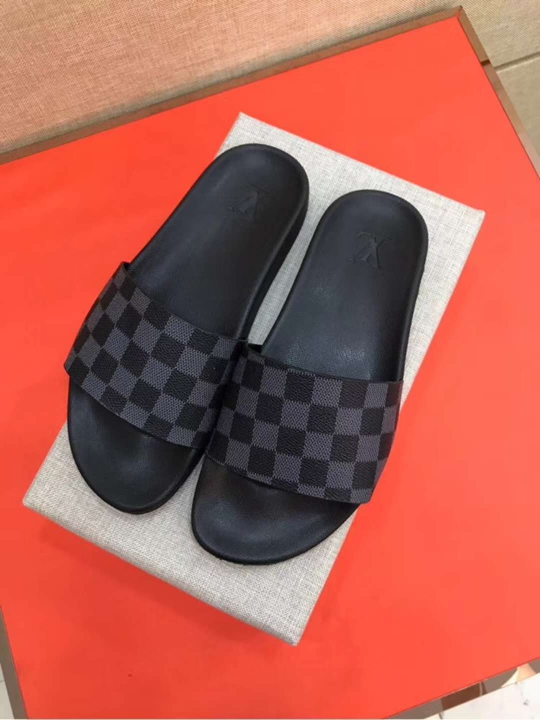 LV men slippers AAA(38-45)-219