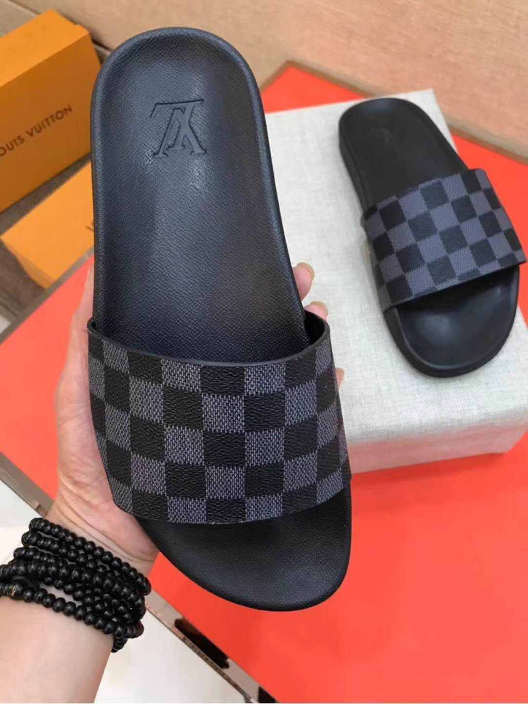 LV men slippers AAA(38-45)-219