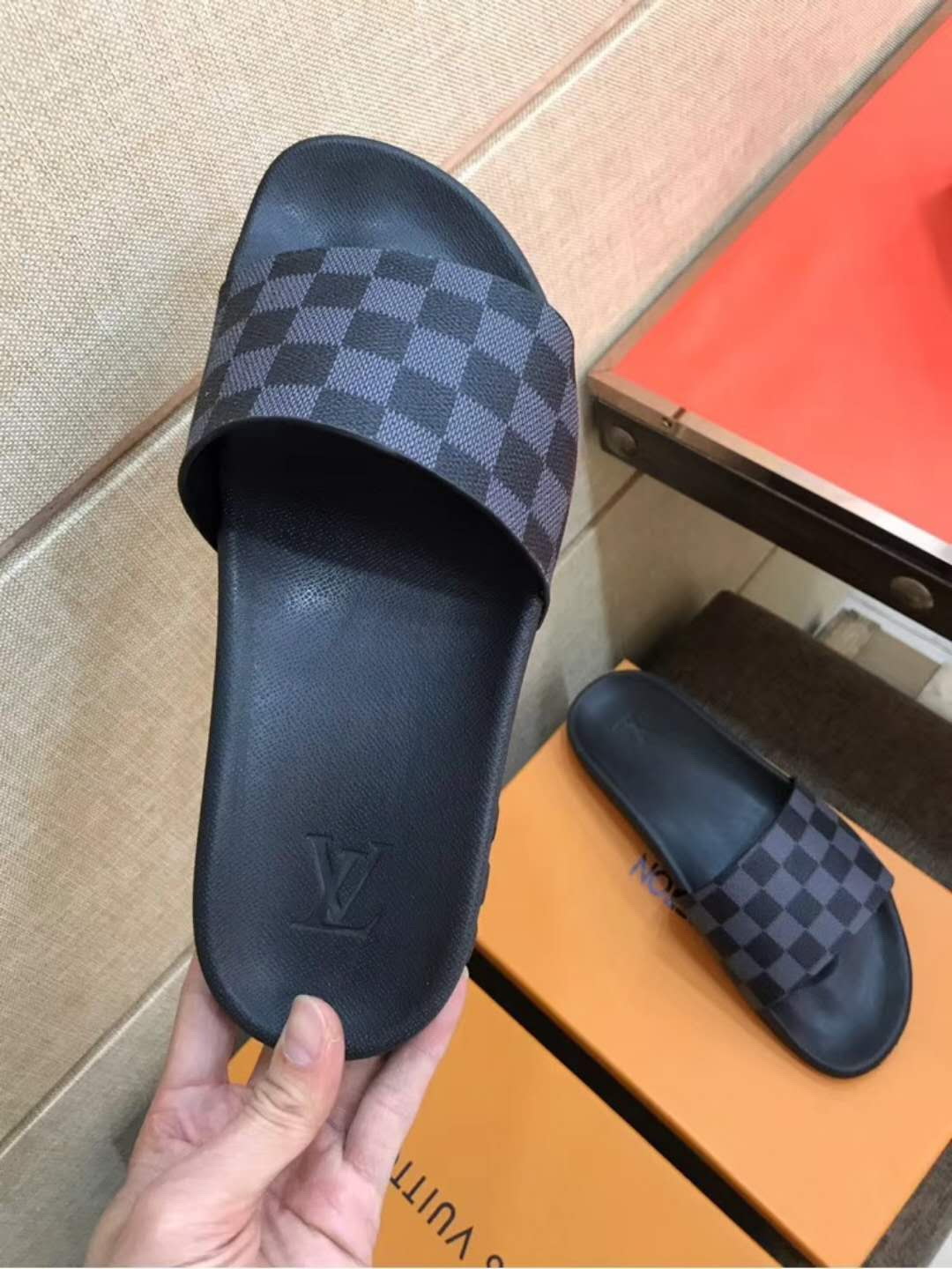 LV men slippers AAA(38-45)-219