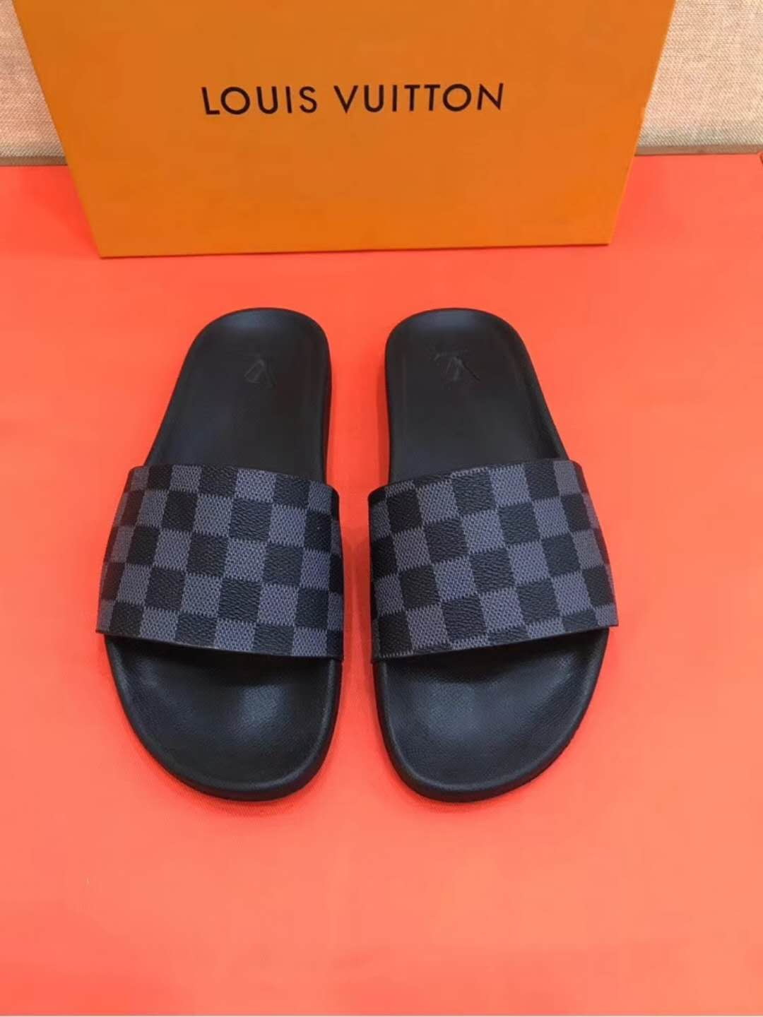 LV men slippers AAA(38-45)-219