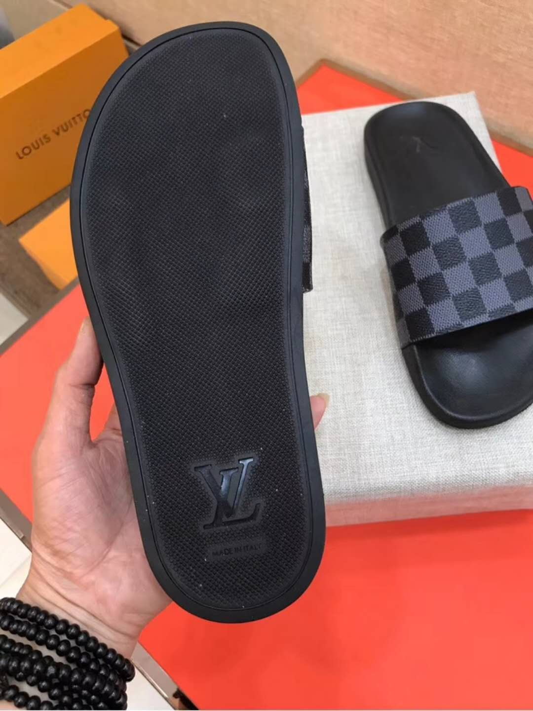 LV men slippers AAA(38-45)-219