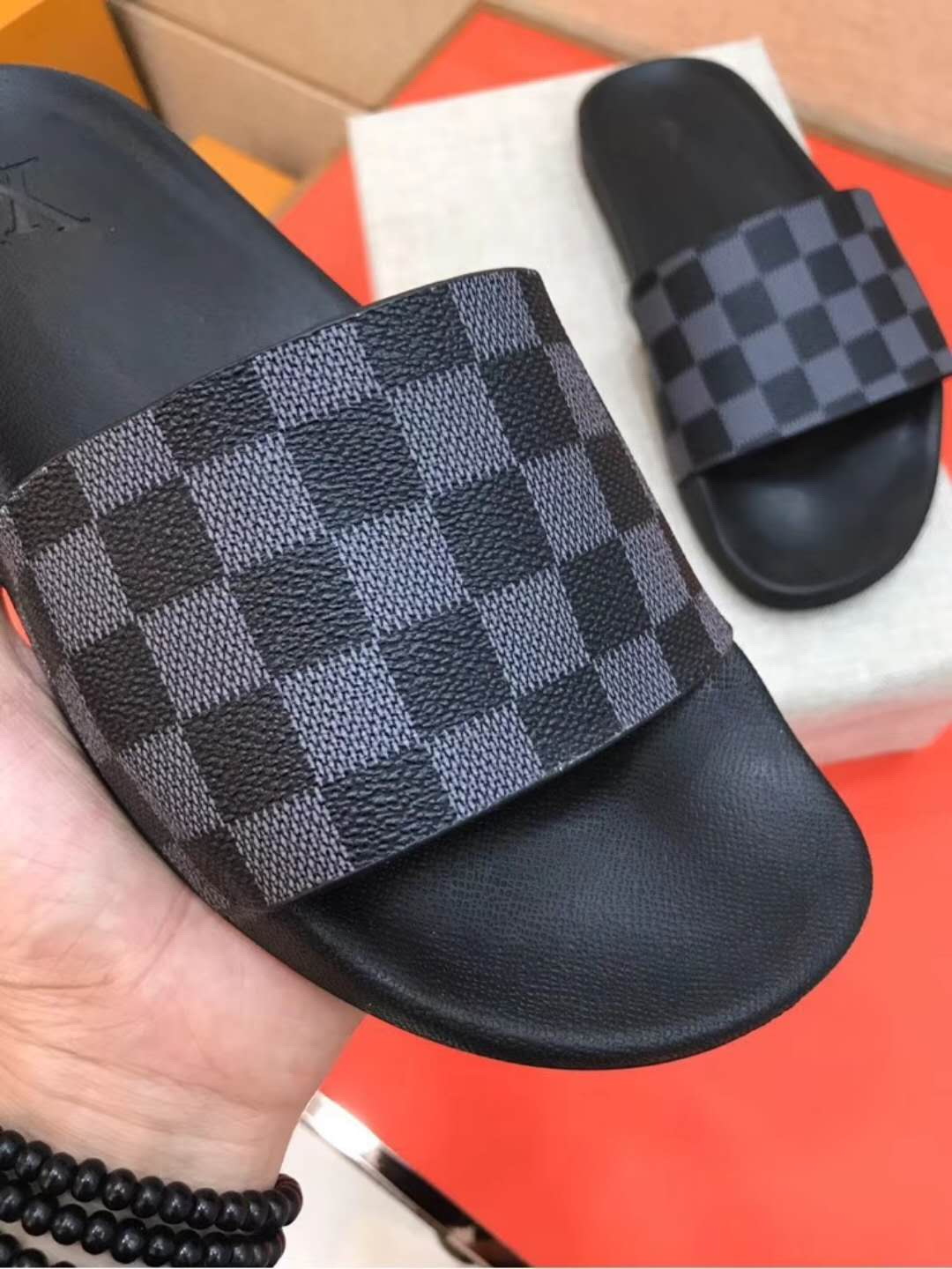 LV men slippers AAA(38-45)-219