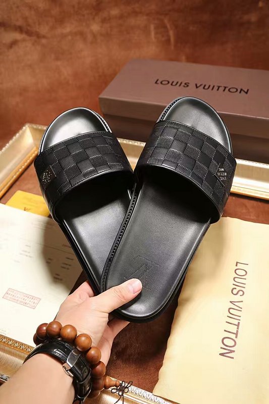 LV men slippers AAA(38-46)-113