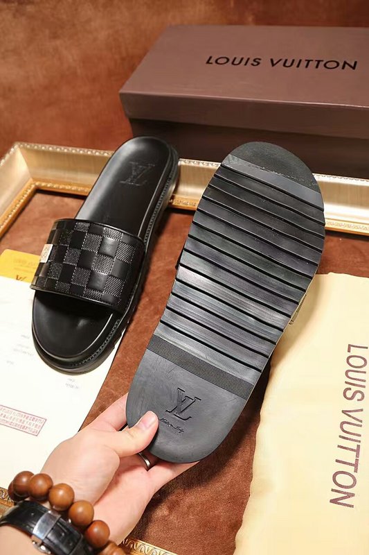 LV men slippers AAA(38-46)-113