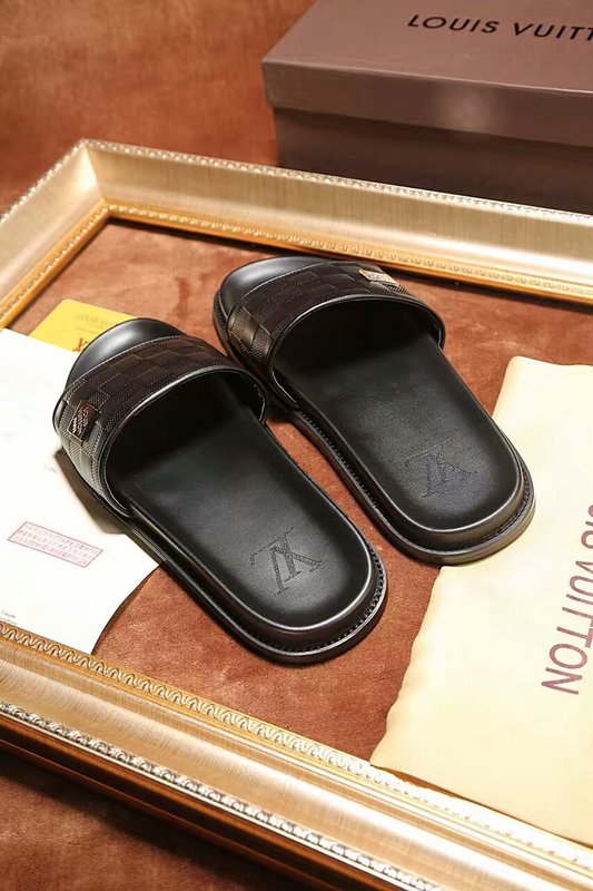 LV men slippers AAA(38-46)-113