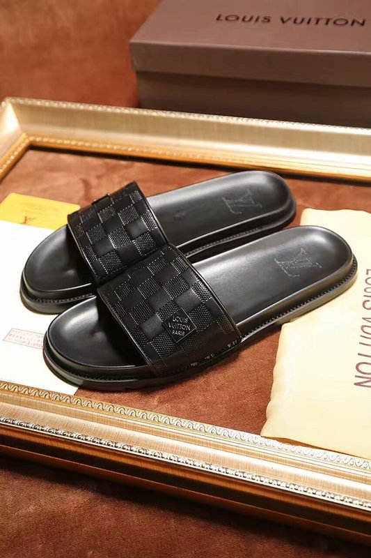 LV men slippers AAA(38-46)-113