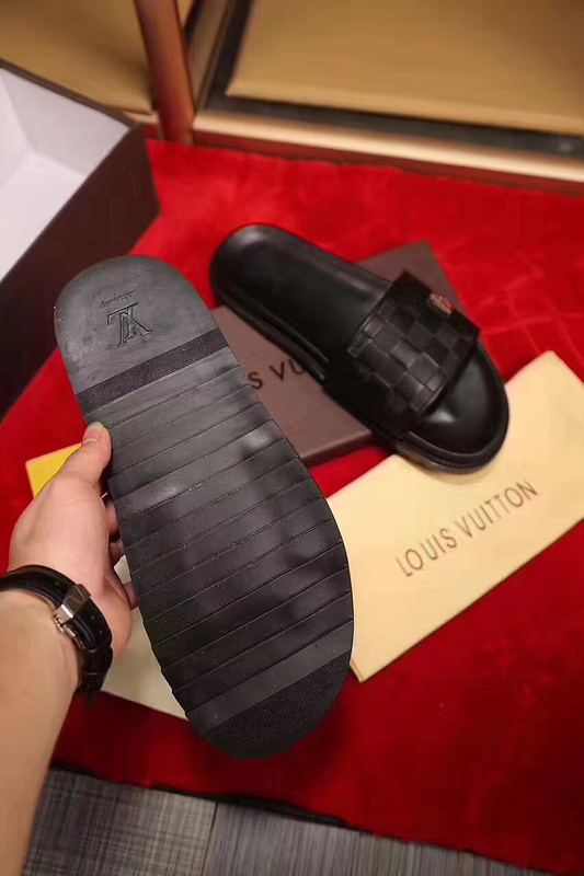 LV men slippers AAA(38-46)-172