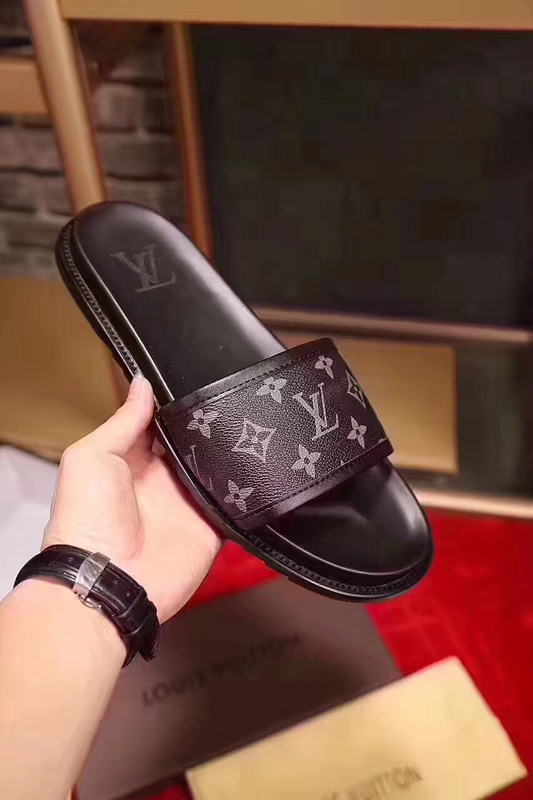 LV men slippers AAA(38-46)-179